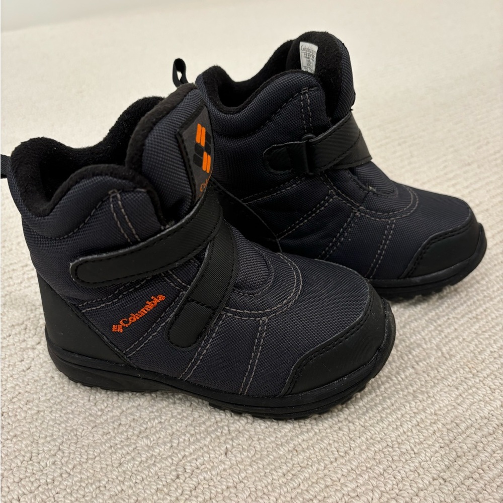Columbia boys snow boots EUC